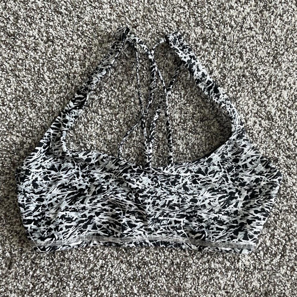 Lululemon sports bra